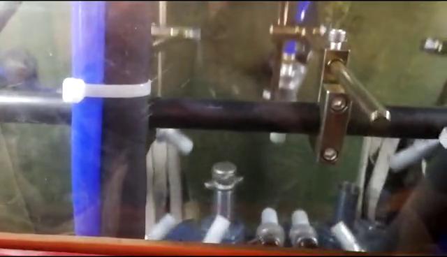 自動(dòng)轉(zhuǎn)盤(pán)式噴砂機(jī)工作視頻